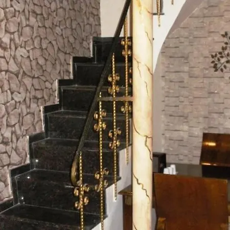New Redriver Hotel 2*