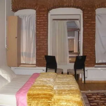 New Redriver Hotel 2*
